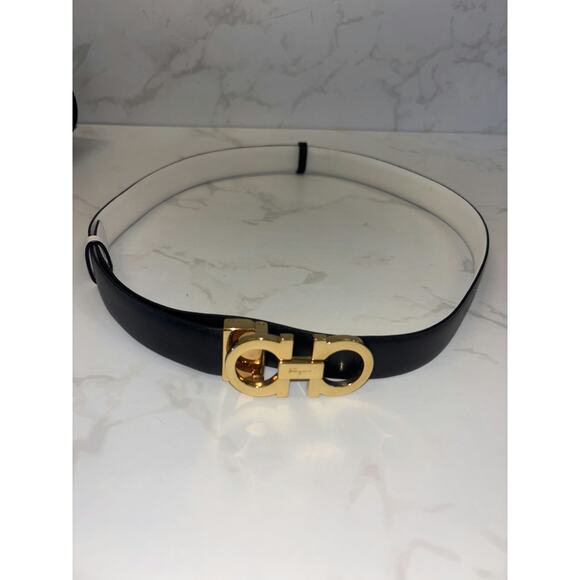 Salvatore Ferragamo Reversible Belt in Black and White Leather - Good Condition - Picture 4 of 4